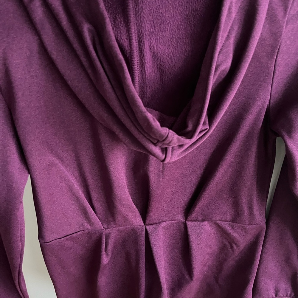 Active zip up with hood in medium - Picture 4 of 4